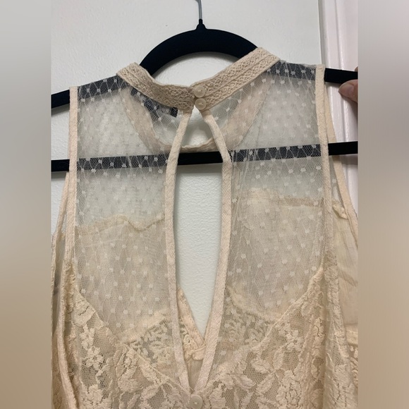 American Eagle Women’s cream lace tank top - Picture 5 of 5